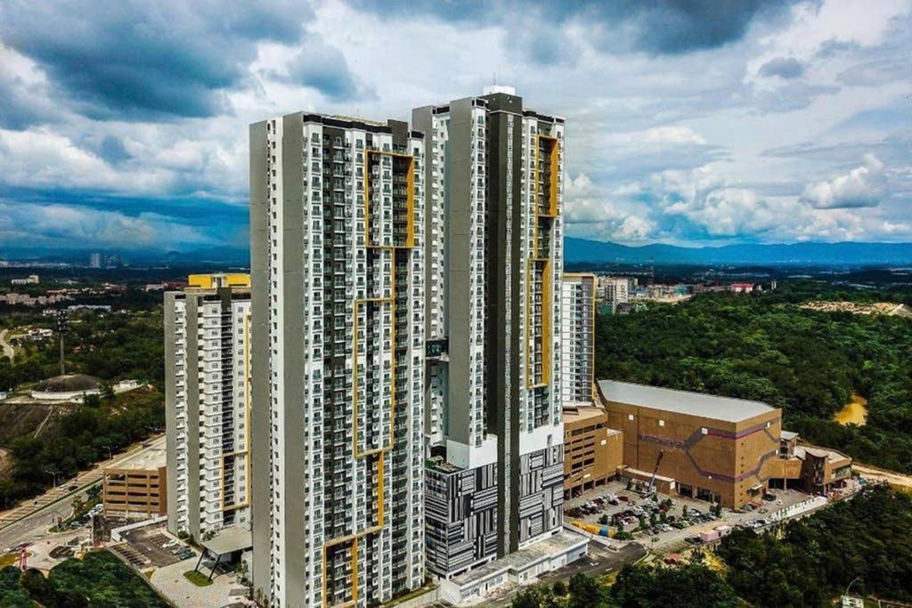 盛婷民宿a S&Thomez 2Bedrooms Mesamall Wifi Klia Usim Miu Inti Nu Nilai Exterior foto